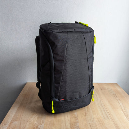 BUDDY 22 Neo - Black/Cadmium green/Hot lime + BLAZE 2 laptop sleeve