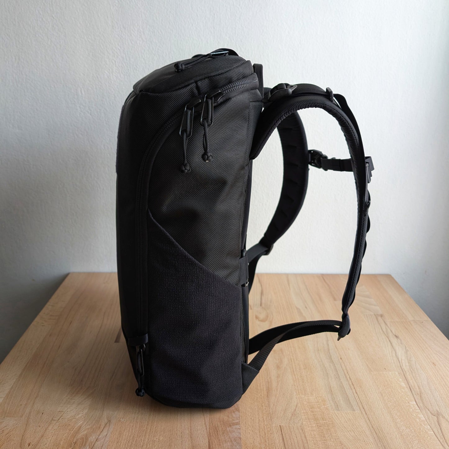 BUDDY 22 Neo - Black/Navy blue/Hot lime + BLAZE 2 laptop sleeve