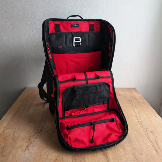 BUDDY 22 Neo - Black/Red + BLAZE 2 laptop sleeve + MUTE Velcro cover