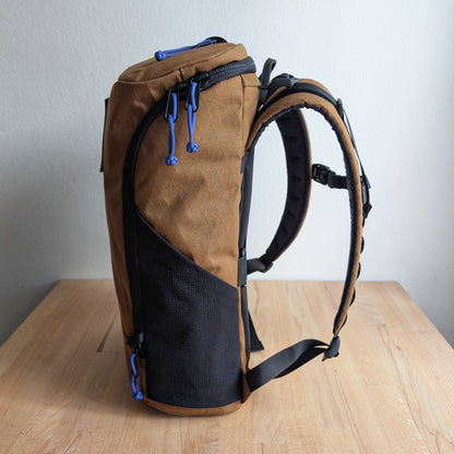BUDDY 22 Neo - Brown/Purple + BLAZE 2 laptop sleeve + MUTE Velcro cover