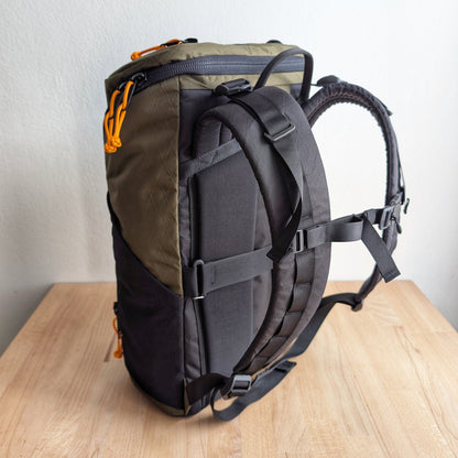 BUDDY 22 Neo - Olive/Blackl/Navy/Cadmium green + BLAZE 2 laptop sleeve + MUTE Velcro cover