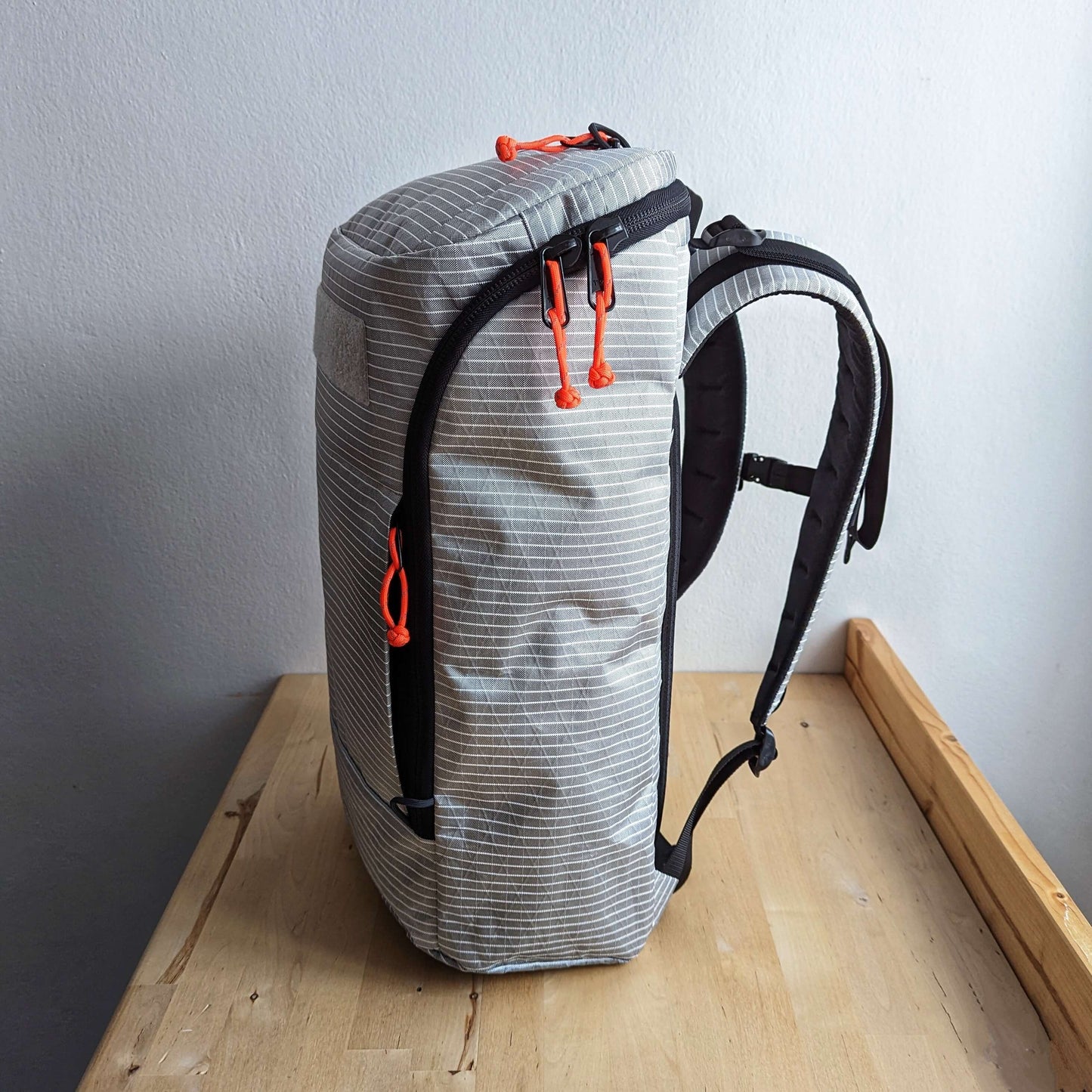BUDDY 30 - travel backpack - UVX40